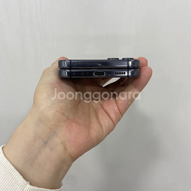 88576 갤럭시Z플립5 256기가 블랙 팝니다 34만...--4