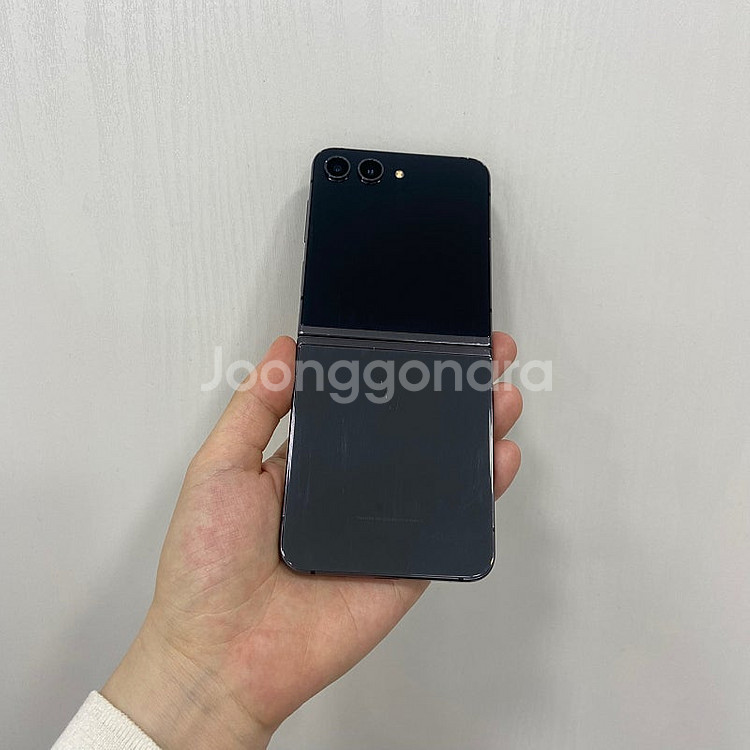 88576 갤럭시Z플립5 256기가 블랙 팝니다 34만...--0