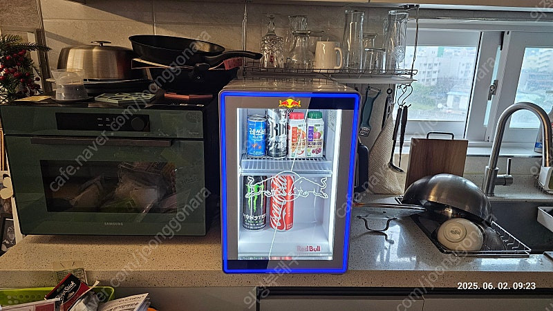 신형 레드불 냉장고 판매합니다--2