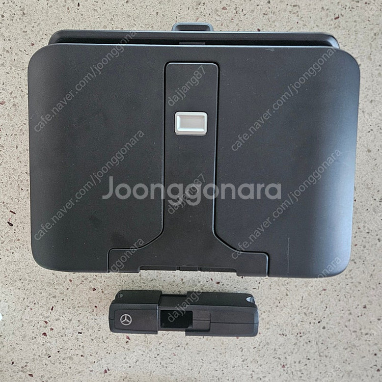 벤츠 정품 차량용 테이블(홀더포함)--1