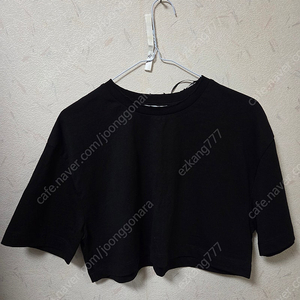 자라 ZARA 검정색 크롭반팔티 택만 뗀 새옷 S 사이즈