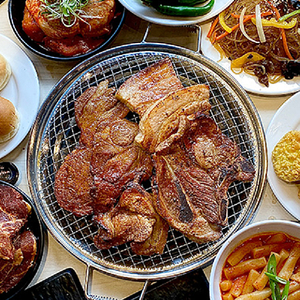 명륜진사갈비 자유이용권 6,000원 할인(2000원)/샐러디 7,000원이상 구매시 3,500원 할인(1000원)/슈퍼키친 베스트셀링 메뉴 7종 50% 할인쿠폰(1000원)/피자헛