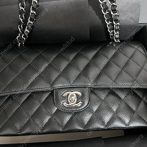 (정품)샤넬 클래식 플랩백 미듐 (그레인드 카프스킨 캐비어, 은장, 내장칩 버전)풀구성