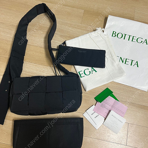 보테가베네타 패디드 테크 카세트 백 백화점 풀구성 정품