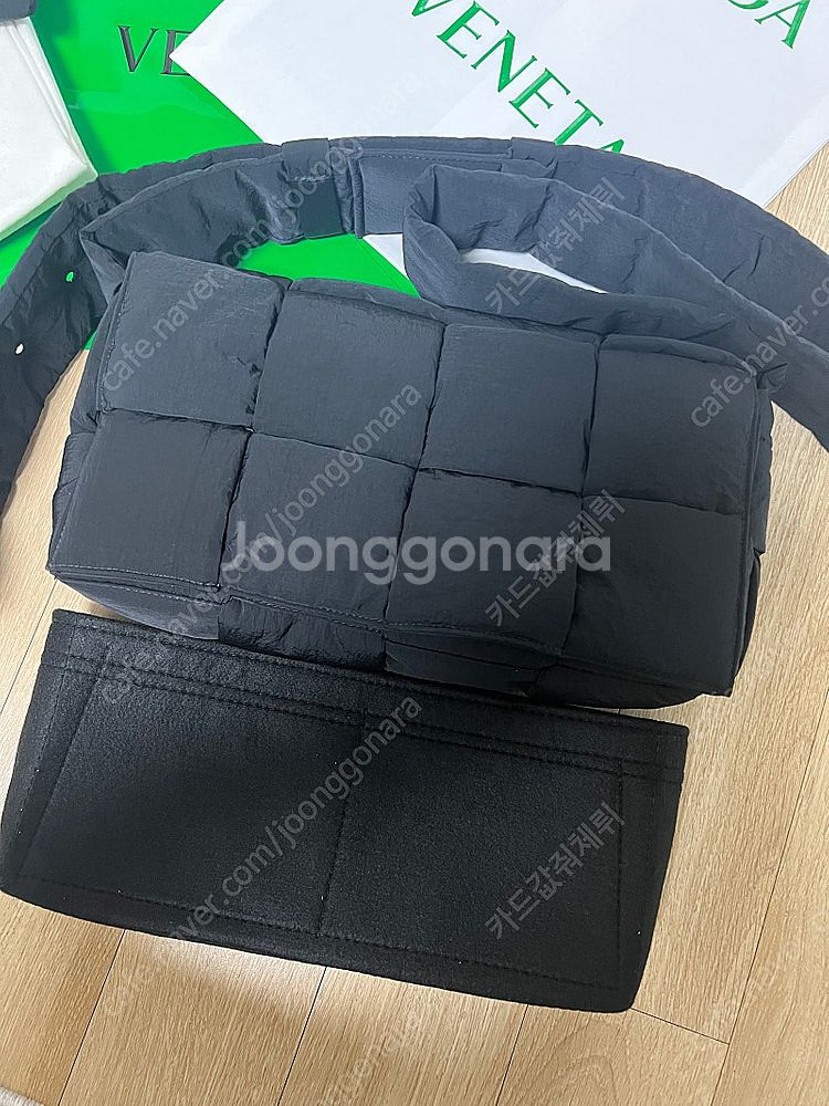 보테가베네타 패디드 테크 카세트 백 백화점 풀구성 정품--1