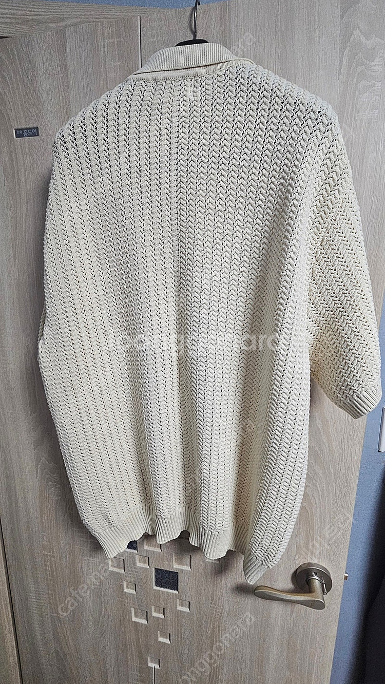 솔리드옴므 반칼카라니트(화이트헤링본반팔스웨터) 50사이즈 팝니다.--1