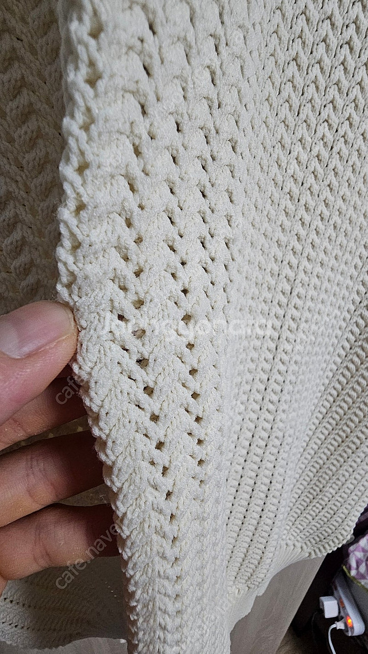 솔리드옴므 반칼카라니트(화이트헤링본반팔스웨터) 50사이즈 팝니다.--2
