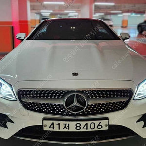벤츠 E클래스 중고 벤츠 중고 흰색 2017년식 81,222km E220d 쿠페 광이 번쩍번쩍