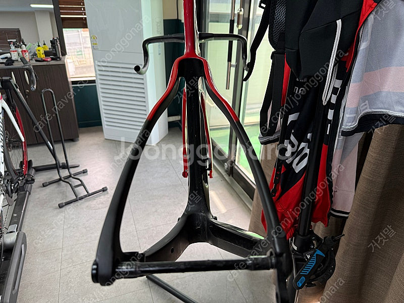 도그마F 이럽션레드 530 사이즈 프레임셋 팝니다.--1