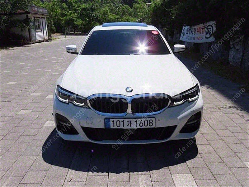 BMW 3시리즈 중고 BMW 중고 BMW 3시리즈 중고차 할부가능 2022년식 23,741km 320i M 스포츠 ...--0