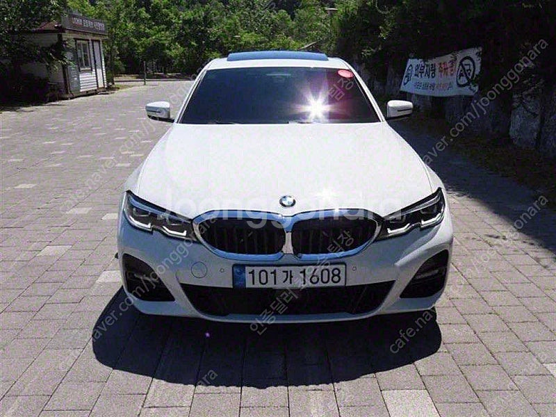 BMW 3시리즈 중고 BMW 중고 BMW 3시리즈 중고차 할부가능 2022년식 23,741km 320i M 스포츠 ...--2
