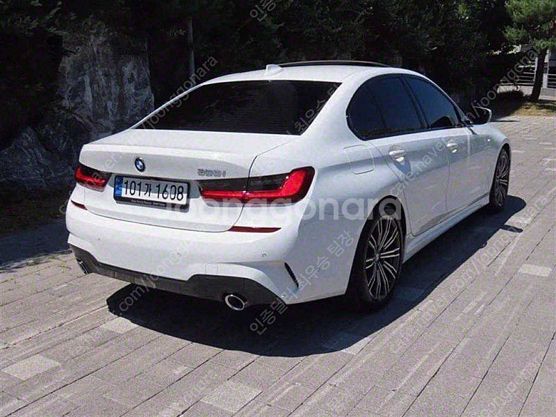 BMW 3시리즈 중고 BMW 중고 BMW 3시리즈 중고차 할부가능 2022년식 23,741km 320i M 스포츠 ...--4