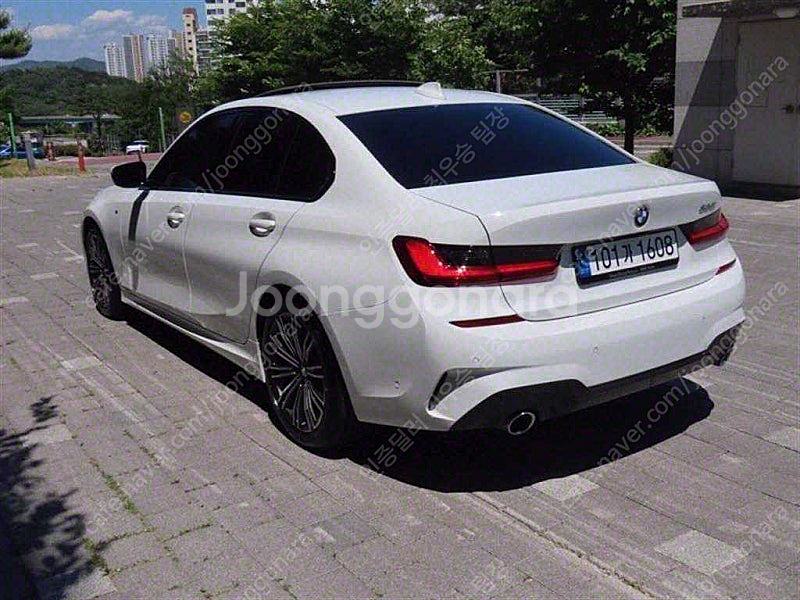 BMW 3시리즈 중고 BMW 중고 BMW 3시리즈 중고차 할부가능 2022년식 23,741km 320i M 스포츠 ...--5