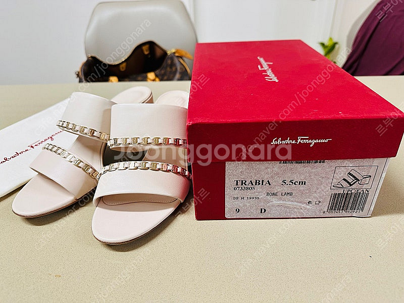 페라가모 트라비아 슬리퍼 샌들 에르메스 오란 오아시스 타임 마인 랑방 한섬--1