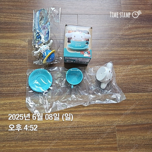 산리오 시나모롤 라떼아트 피규어 + 우주시리즈 키링