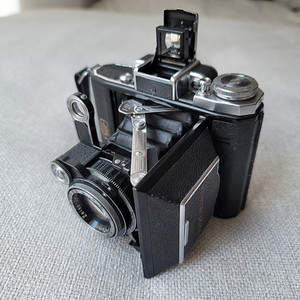 ZEISS 수퍼이콘타 531A 후기형 120미리 중형카메라 645 포맷
