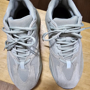 아디다스 이지부스트 700 솔트