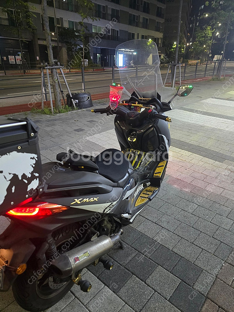 xmax 20년식 팝니다.--3