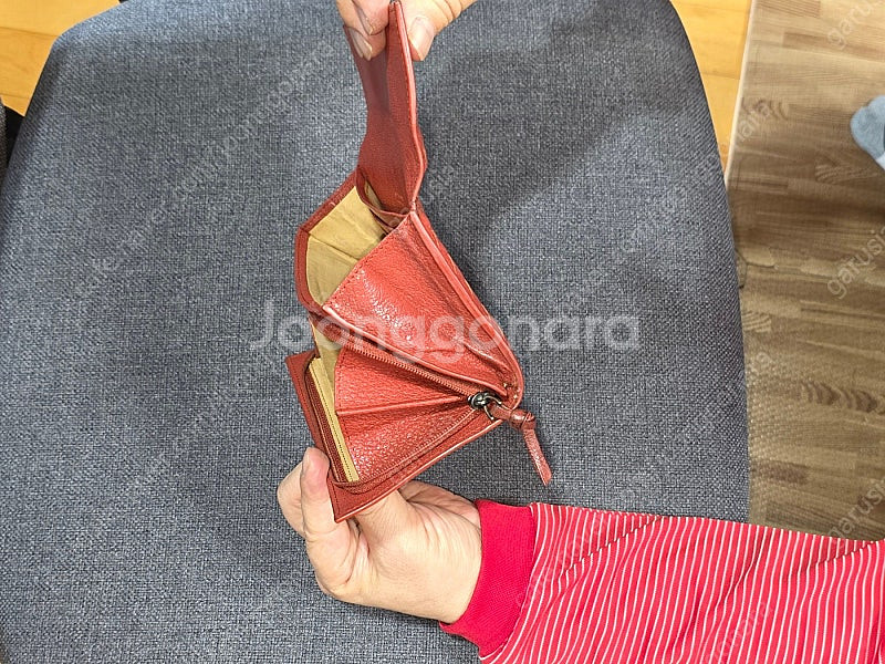보테가베네타 여성용 장지갑 판매 합니다.--2