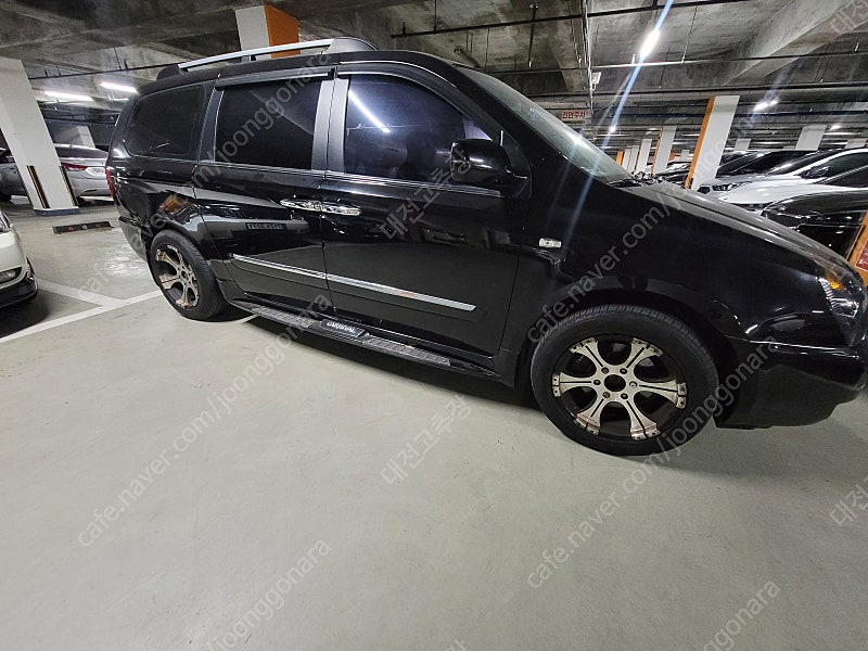 (판매완료)그랜드카니발 툰드라 18인치휠타이어(대품필) 이미지