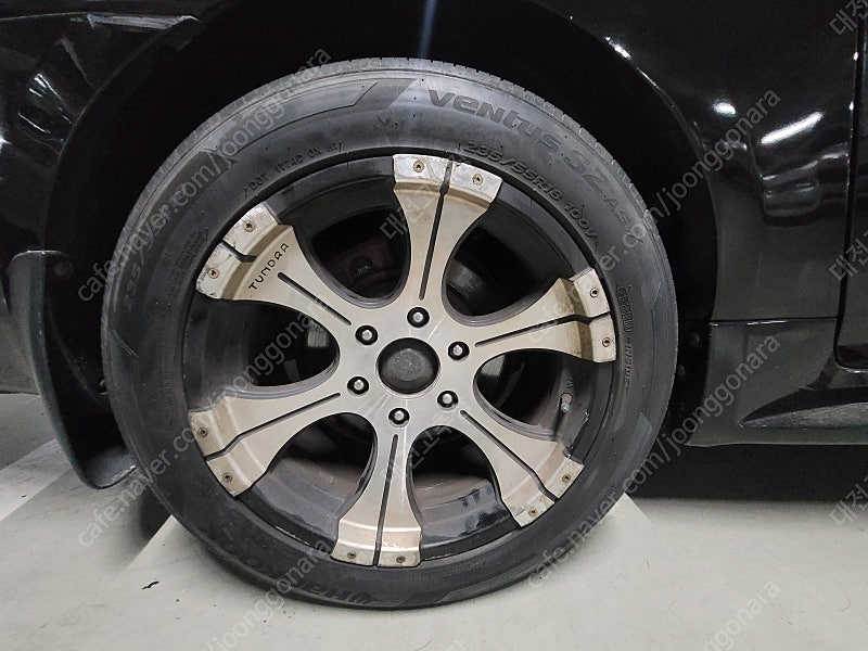 (판매완료)그랜드카니발 툰드라 18인치휠타이어(대품필) 이미지