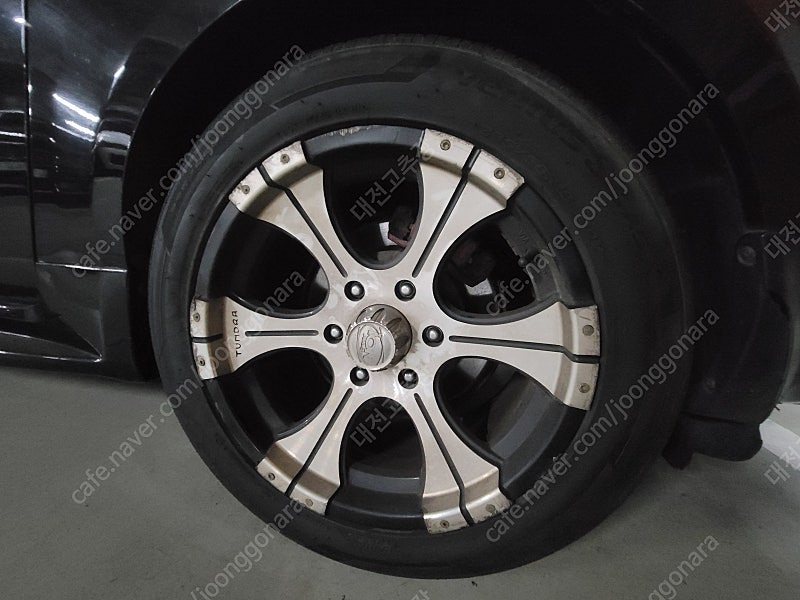 (판매완료)그랜드카니발 툰드라 18인치휠타이어(대품필) 이미지