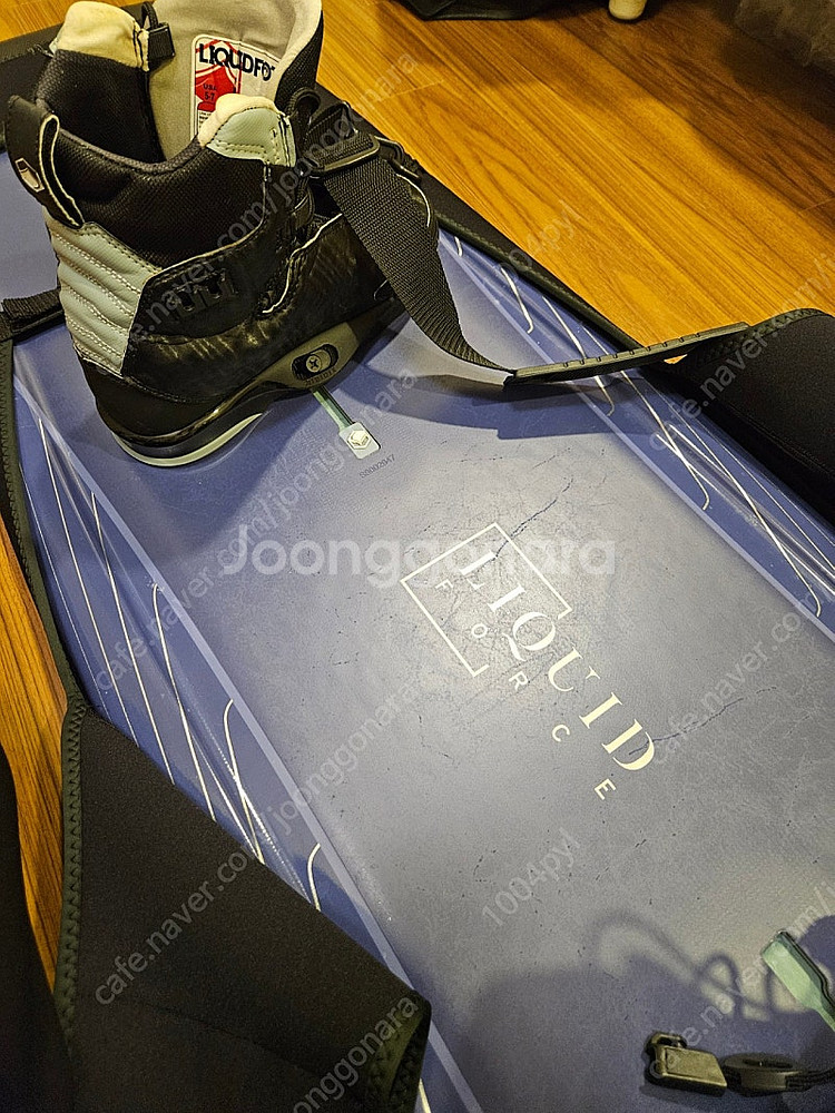 웨이크보드랑 바인딩 가방 셋트로 팔아요!--1