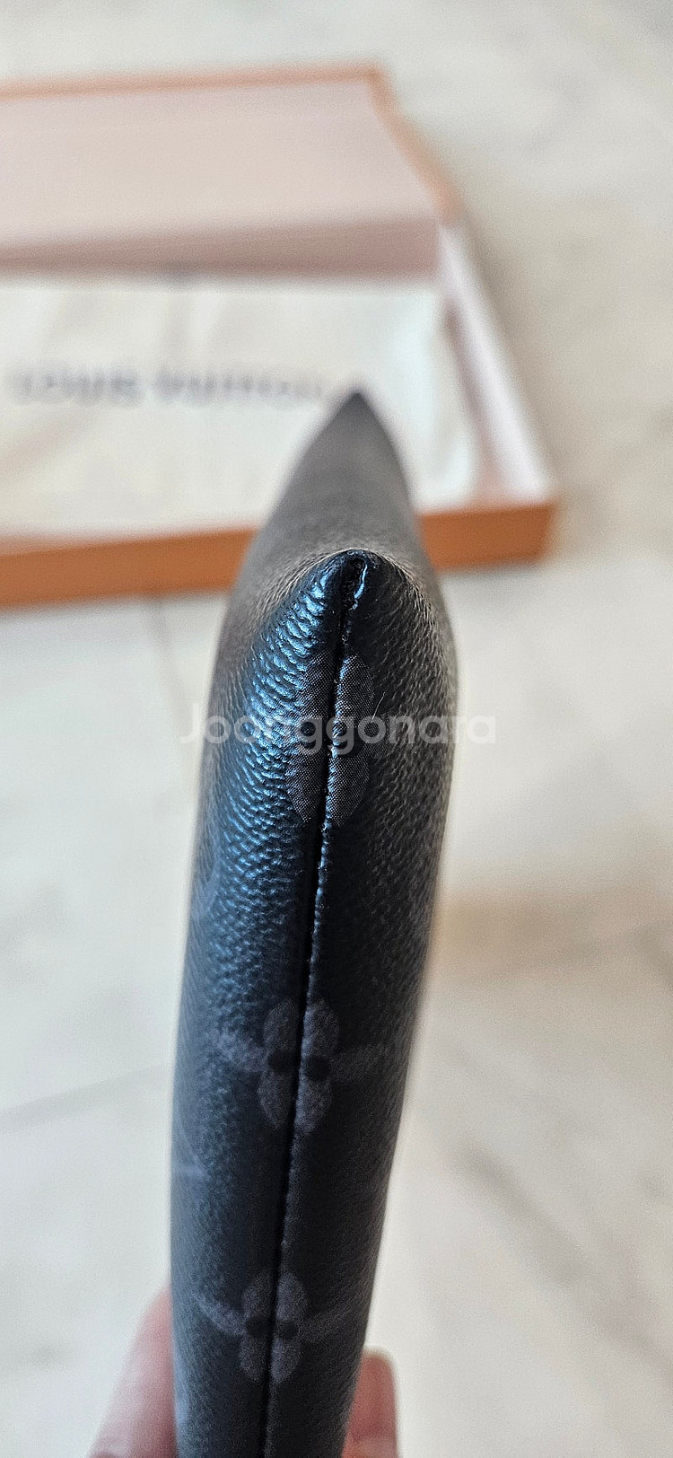 루이비통 이클립스 클러치 입니다--9