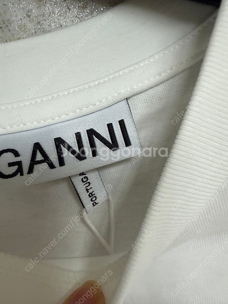 새상품) GANNI 24FW 가니 샴고양이 반팔 티셔츠...--3