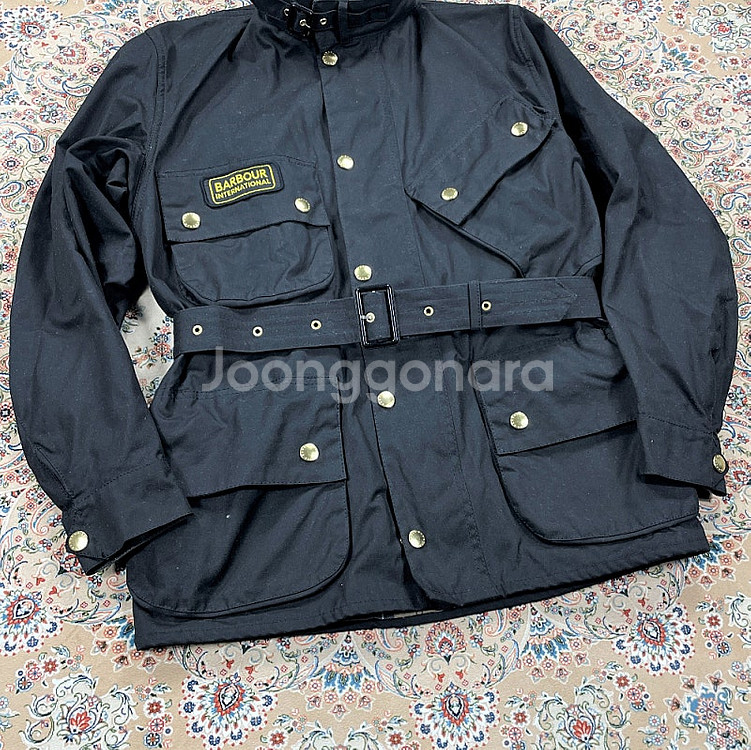 [매우좋은컨디션 38] 바버 인터네셔널 A7 블랙왁스코튼 벨티드자켓--2