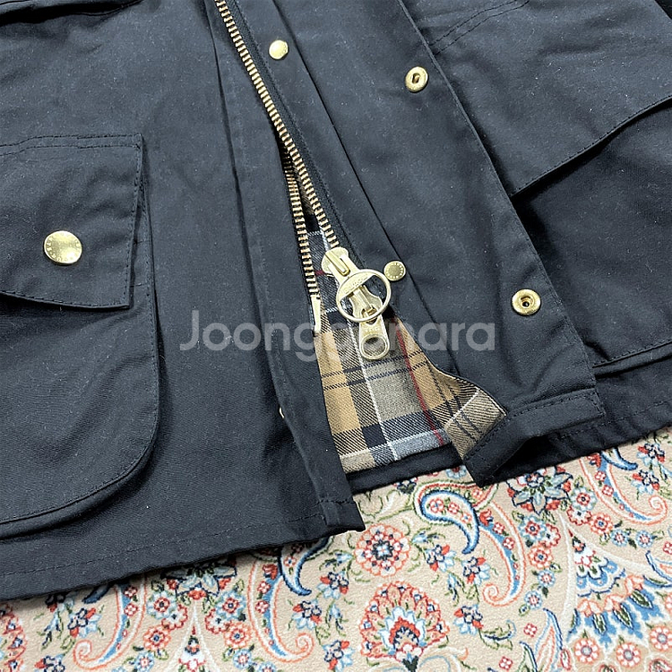 [매우좋은컨디션 38] 바버 인터네셔널 A7 블랙왁스코튼 벨티드자켓--4