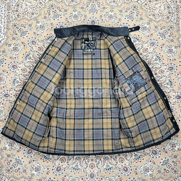 [매우좋은컨디션 38] 바버 인터네셔널 A7 블랙왁스코튼 벨티드자켓--6