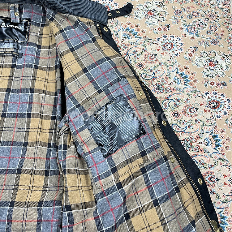 [매우좋은컨디션 38] 바버 인터네셔널 A7 블랙왁스코튼 벨티드자켓--8