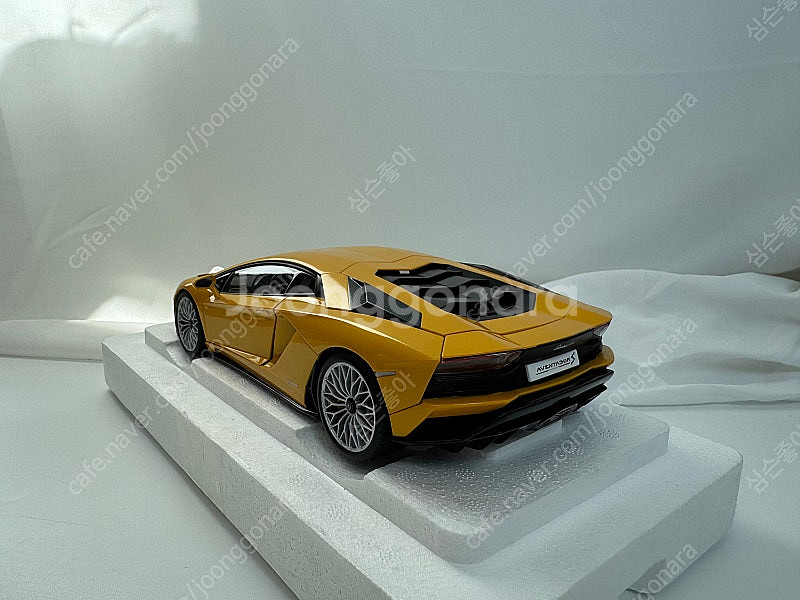 1:18 1/18 오토아트 아벤타도르 S 옐로우 블루 17만--1