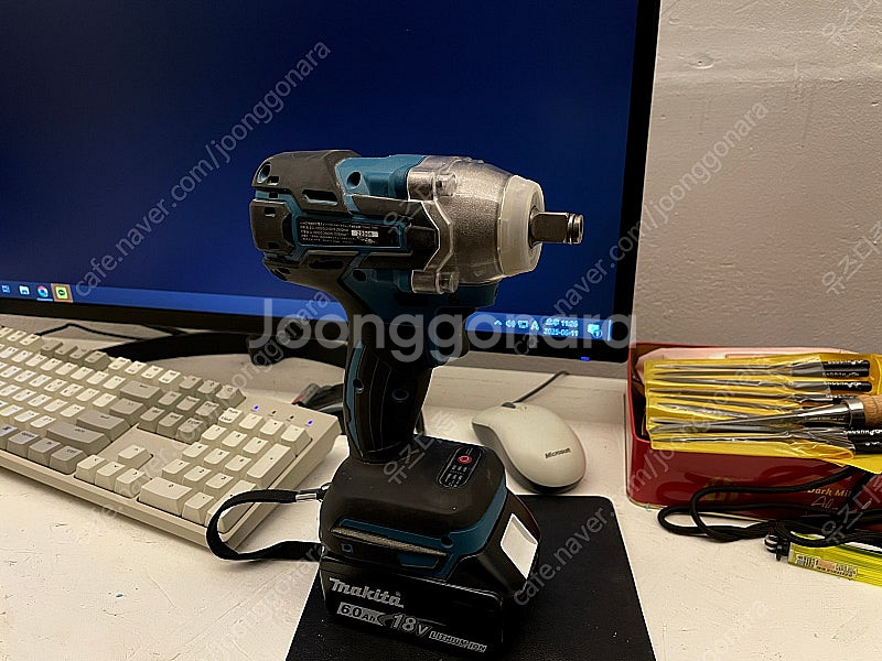 마끼다 dtw600 해외구매품 18v 리튬 배터리--2