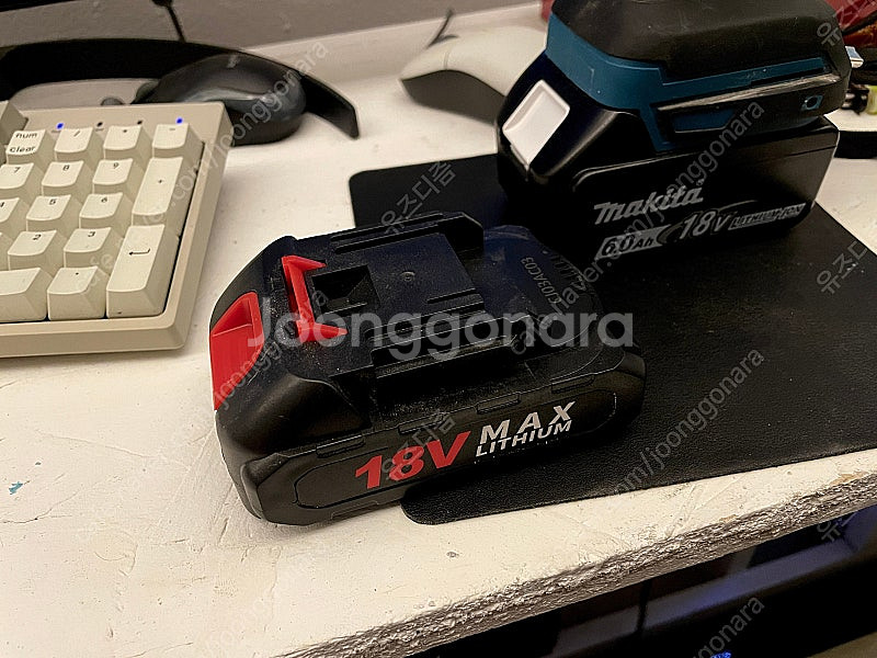 마끼다 dtw600 해외구매품 18v 리튬 배터리--6