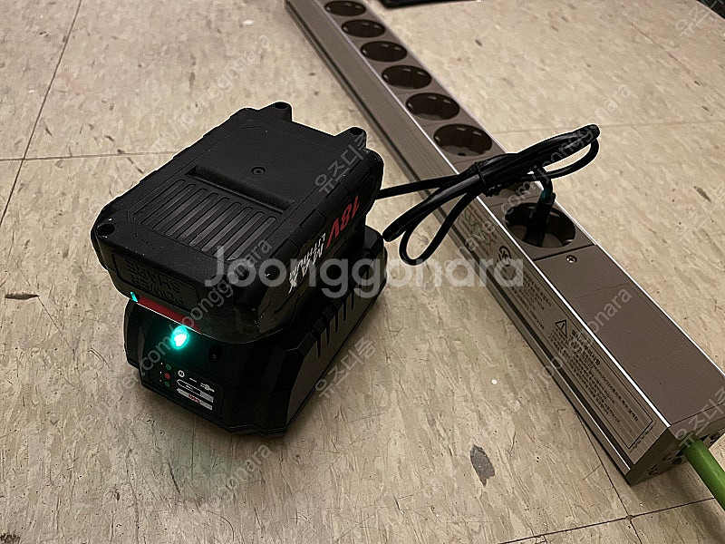 마끼다 dtw600 해외구매품 18v 리튬 배터리--7