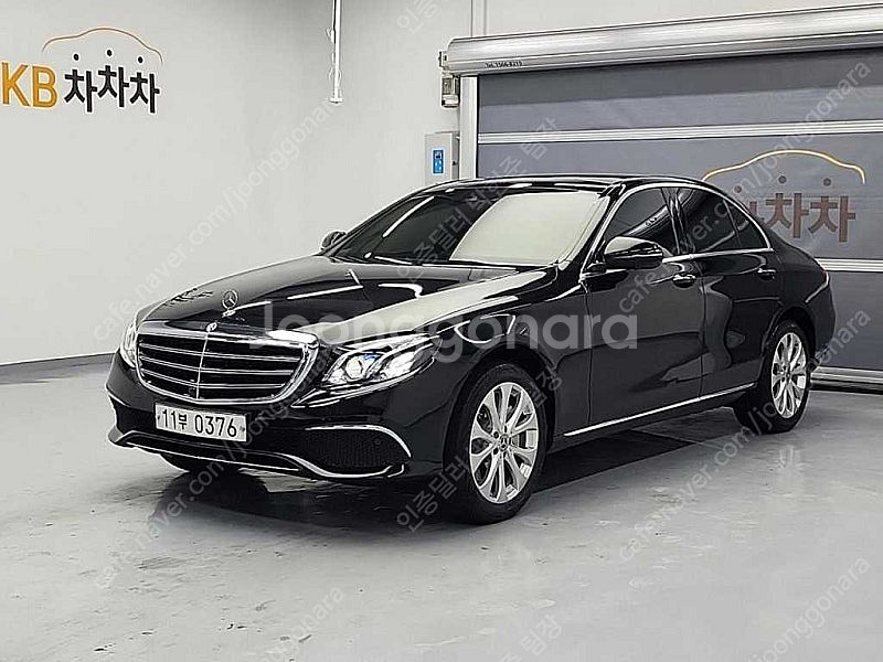 벤츠 E클래스 중고 벤츠 E300 중고 검정색 2019...--0