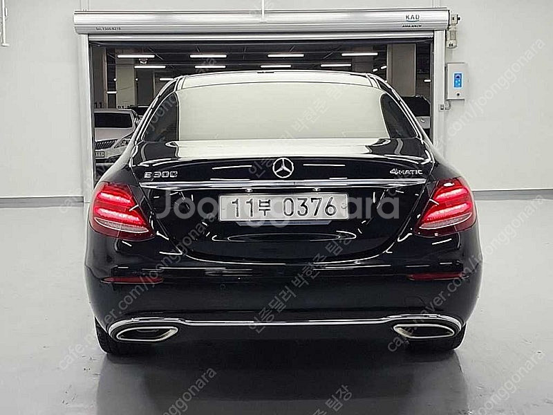 벤츠 E클래스 중고 벤츠 E300 중고 검정색 2019...--3