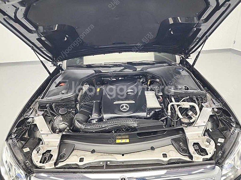 벤츠 E클래스 중고 벤츠 E300 중고 검정색 2019...--5