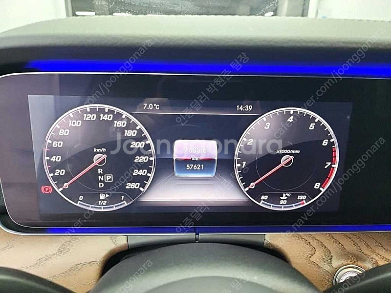 벤츠 E클래스 중고 벤츠 E300 중고 검정색 2019...--6
