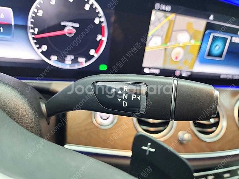 벤츠 E클래스 중고 벤츠 E300 중고 검정색 2019...--8