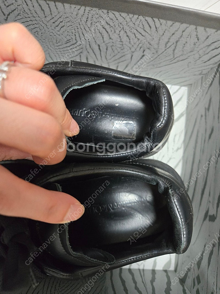 알렉산더 맥퀸 오버솔 블랙 eu 39.5--2