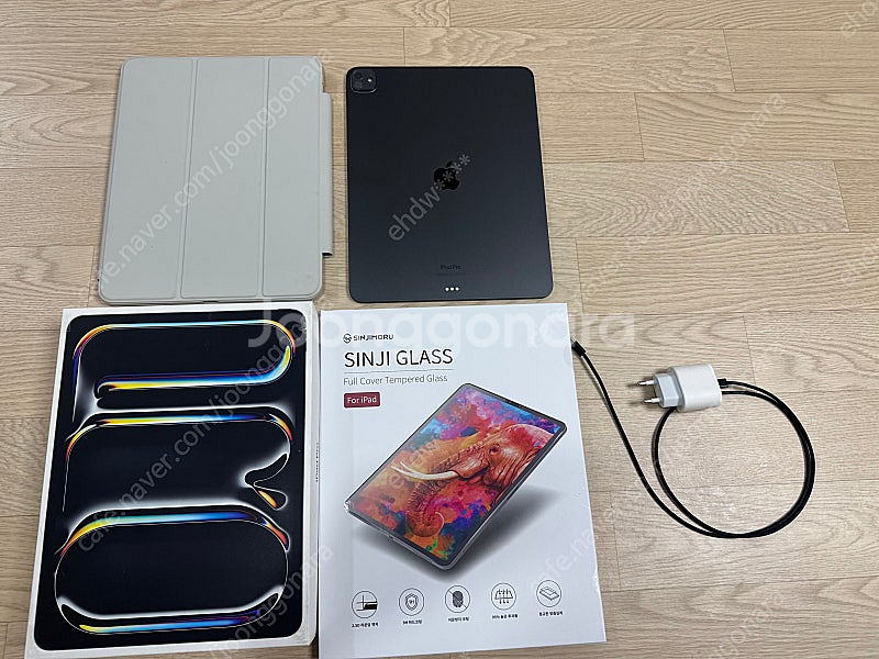 아이패드프로 13인치 M4모델팝니다.(256g 와이파이...--0