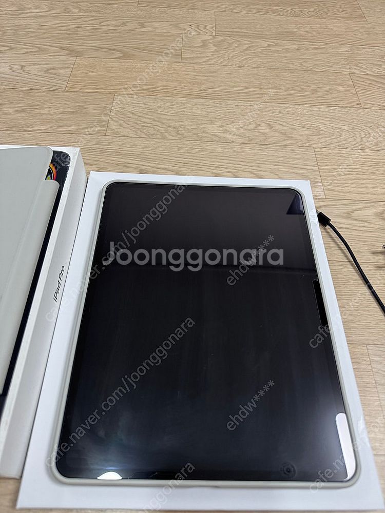 아이패드프로 13인치 M4모델팝니다.(256g 와이파이...--4