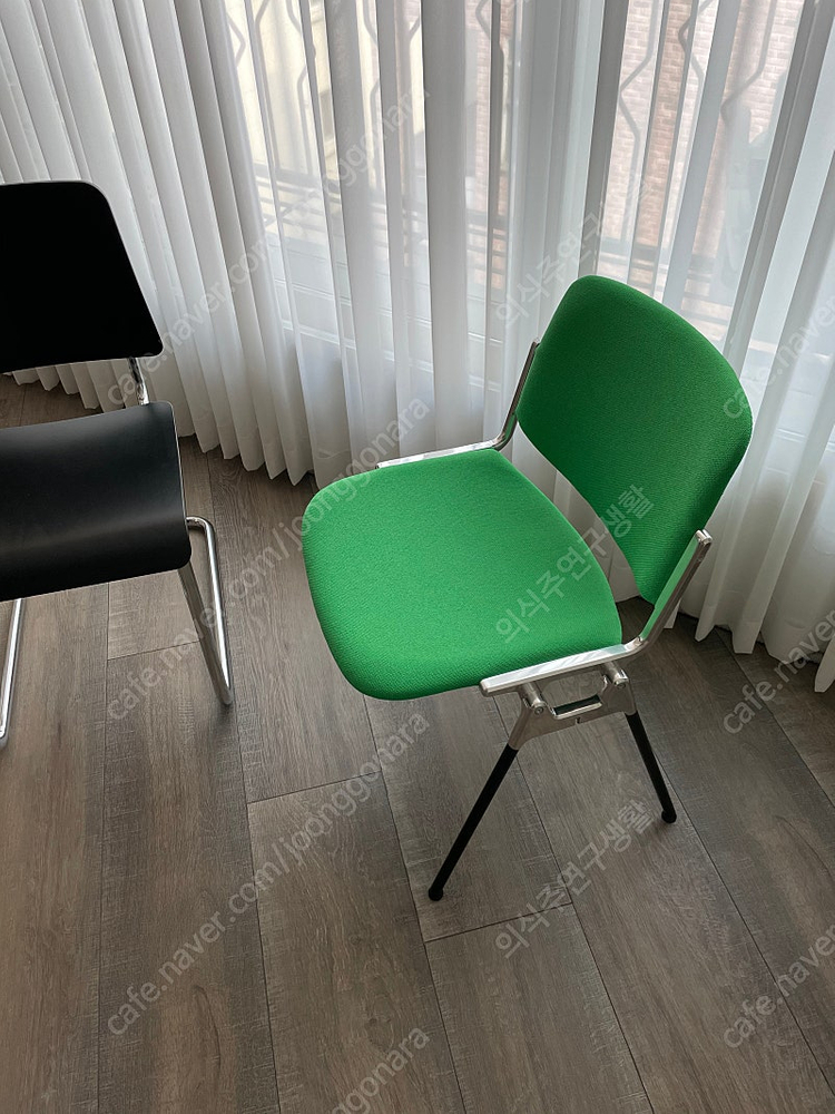 토넷 켄딜레버 체어 판매합니다 이미지