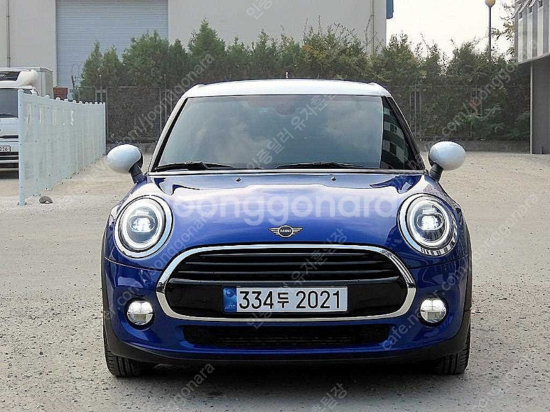 중고 미니쿠퍼 중고 가격 미니쿠퍼 5도어 중고 파란색 2019년식 36,570km 5도어 기본형 법인차 구매가능--0