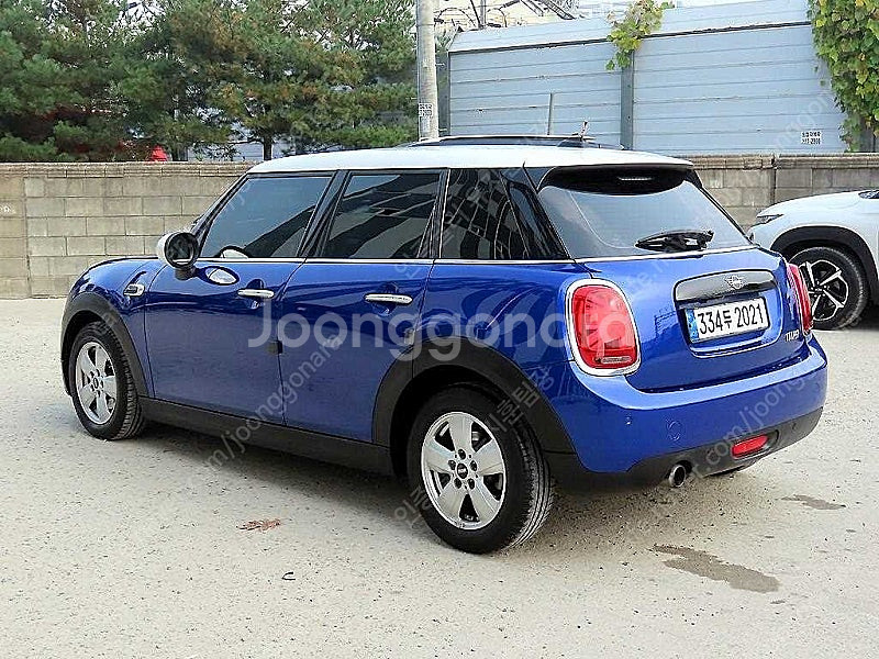 중고 미니쿠퍼 중고 가격 미니쿠퍼 5도어 중고 파란색 2019년식 36,570km 5도어 기본형 법인차 구매가능--3