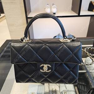 샤넬시즌백 레트로 트위스트 (미듐)