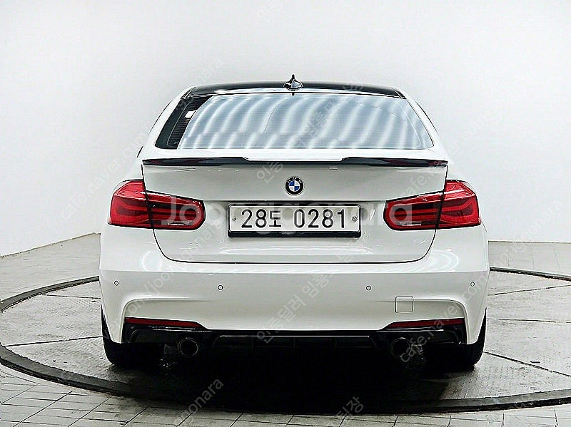 BMW 3시리즈 중고 BMW 320d 중고승용차 3시리즈 중고차 흰색 2017년식 75,730km 320i M 스포...--3